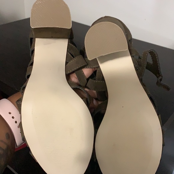 BRAND NEW Jodie Heeled Sandal - Olive - Picture 2 of 4